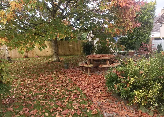Twin Oaks Bed & Breakfast