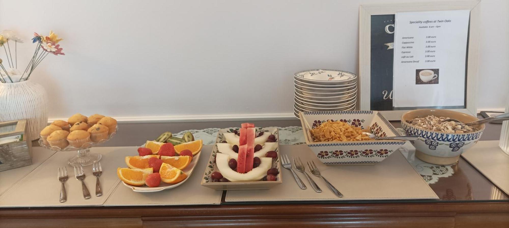 Twin Oaks Bed & Breakfast 3*